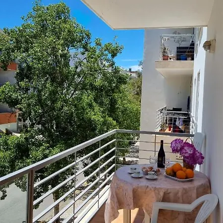 Caravel Building * لاغوس