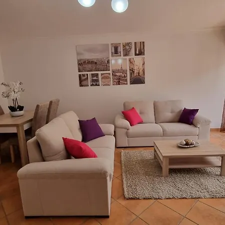 Apartman Caravel Building